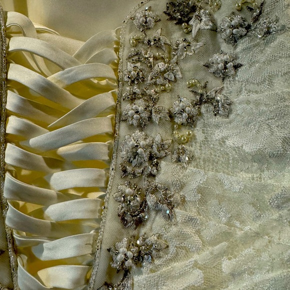 Stunning Mermaid Wedding Dress with Pearl and Bead Embellishments - Picture 8 of 11